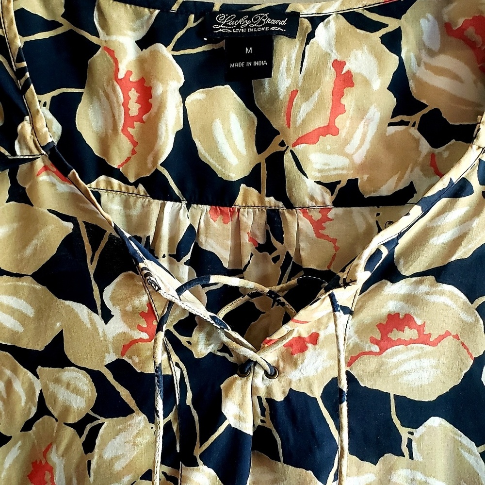 Lucky brand long sleeve size medium